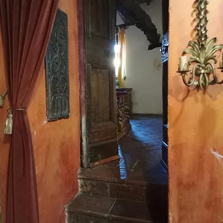 Morelli House Lantställe Montalbo